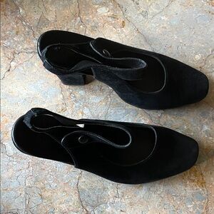 Chic Black Suede Women's Heels